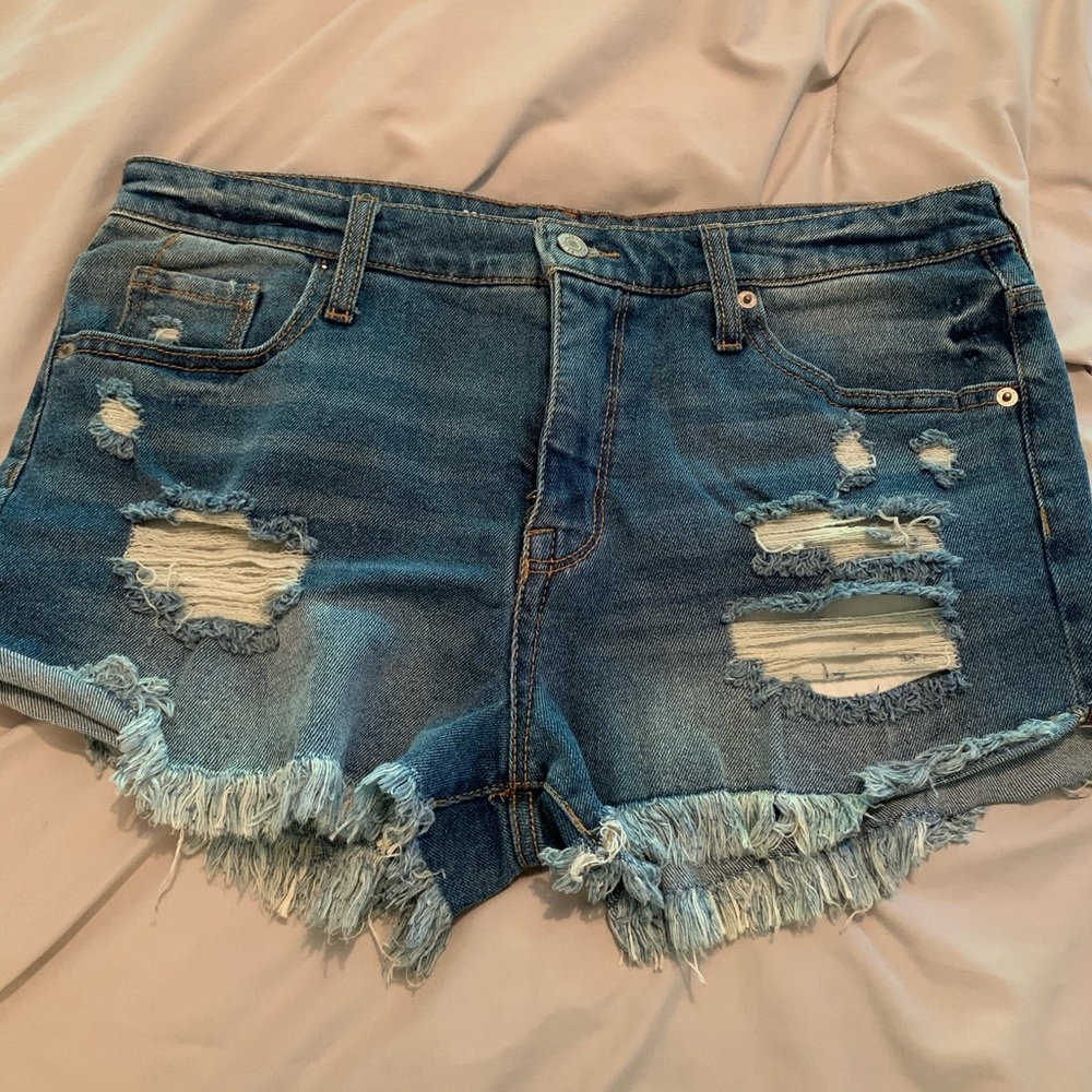 Women’s high rise shorts